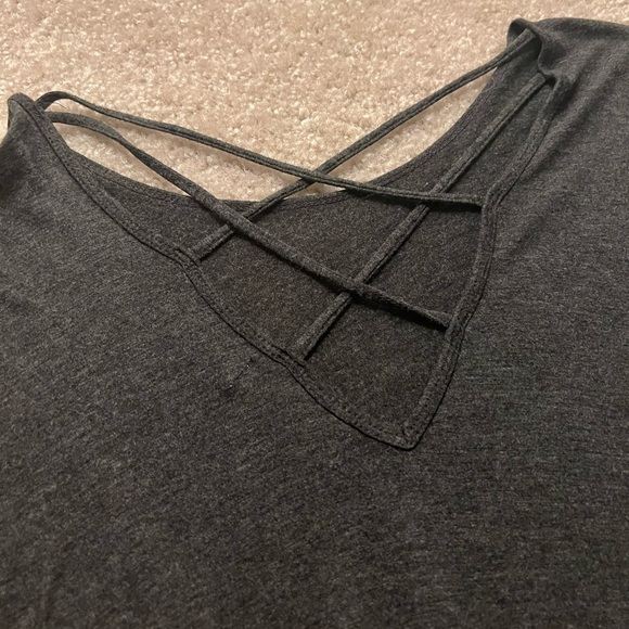 Hollister Charcoal Lattice Back Long-Sleeve Tee - Picture 3 of 5